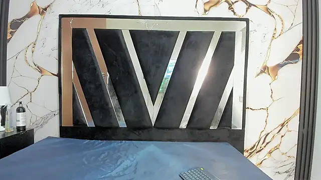 KarinaSimonz online show from November 18, 2025, 8:13 pm