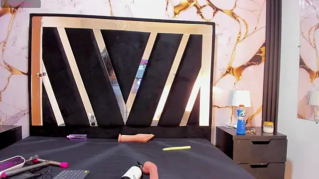 KarinaSimonz online show from January 13, 2026, 8:03 pm