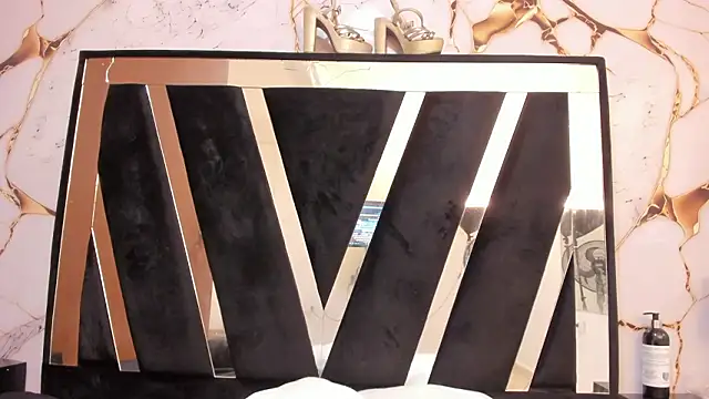 KarinaSimonz online show from February 13, 2026, 7:54 pm