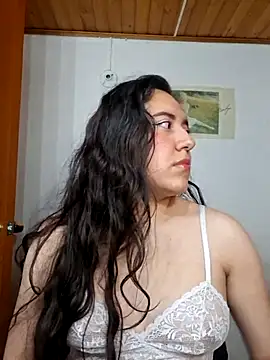 Emi chik online show from February 28, 2026, 10:38 am