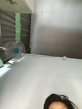 Snapshot of Hue87 chatting on September 12, 2025, 8:53 pm Hue87 online show from September 12, 2025, 8:53 pm