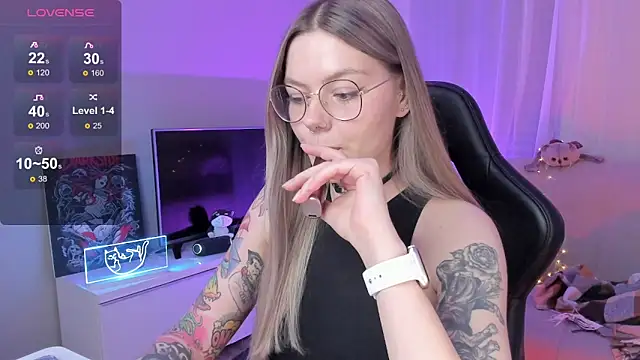 Marta May  online show from September 26, 2025, 4:00 pm