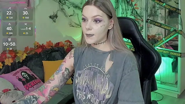 Marta May  online show from October 26, 2025, 6:03 pm