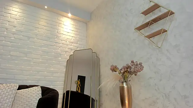 KatieNolan 1 online show from February 9, 2025, 1:33 am