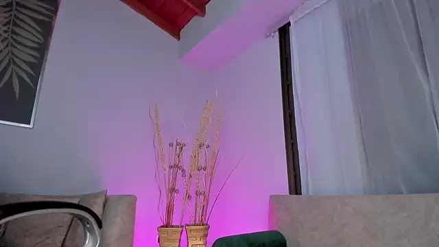 KatieNolan 1 online show from February 20, 2025, 1:25 am