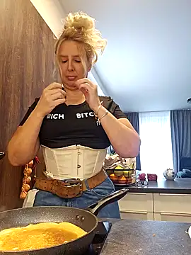 Snapshot of MariaRichi_ chatting on March 1, 2025, 9:51 am MariaRichi online show from March 1, 2025, 9:51 am