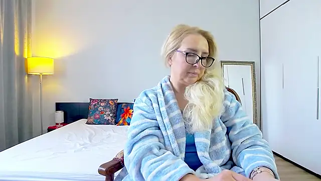 Snapshot of MariaRichi_ chatting on March 7, 2025, 9:18 am MariaRichi online show from March 7, 2025, 9:18 am