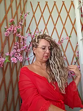 Snapshot of MariaRichi_ chatting on September 21, 2025, 8:05 am MariaRichi online show from September 21, 2025, 8:05 am