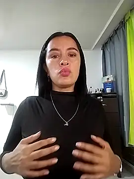 hailey85 online show from April 16, 2026, 10:01 pm