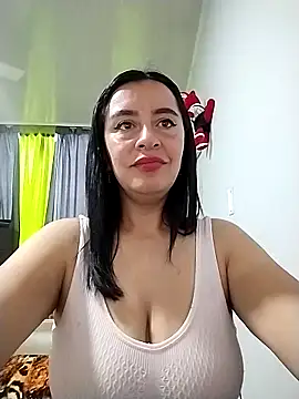 hailey85 online show from April 22, 2026, 10:33 pm