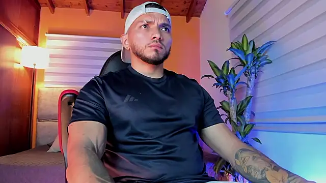 maximusclark1 online show from February 28, 2026, 4:46 am