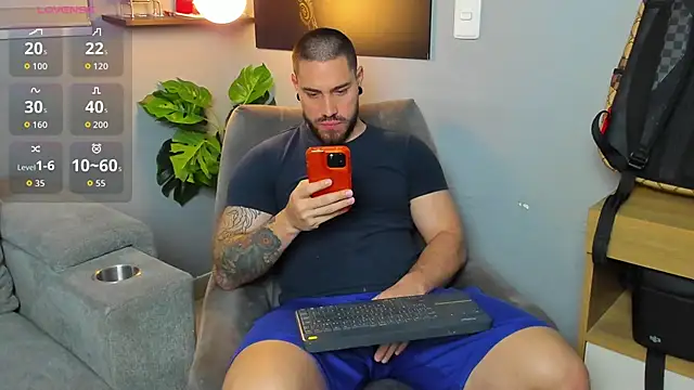 Giorgio-Leone online show from March 13, 2026, 11:44 pm