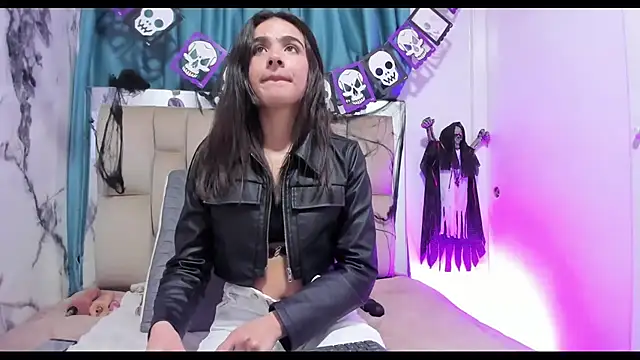 Snapshot of dafne_queenn chatting on October 11, 2025, 12:26 pm dafne queenn online show from October 11, 2025, 12:26 pm