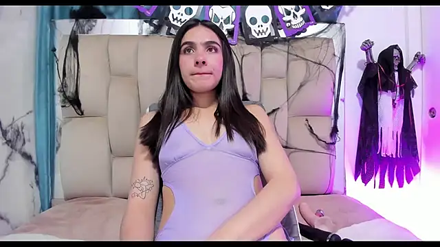 Snapshot of dafne_queenn chatting on October 17, 2025, 12:52 pm dafne queenn online show from October 17, 2025, 12:52 pm