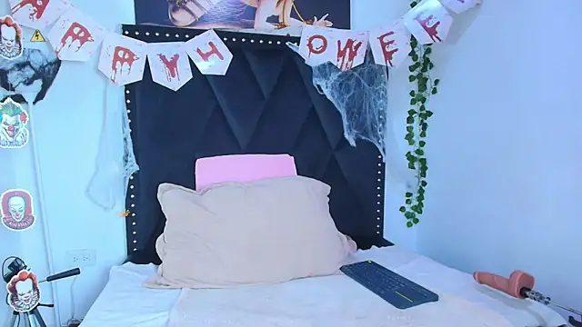 Snapshot of dafne_queenn chatting on November 4, 2025, 12:59 pm dafne queenn online show from November 4, 2025, 12:59 pm