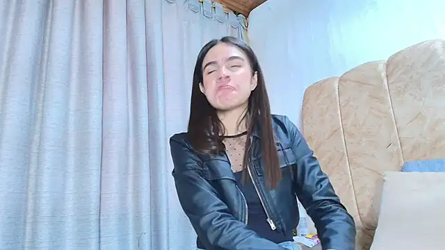 Snapshot of dafne_queenn chatting on February 26, 2026, 1:10 pm dafne queenn online show from February 26, 2026, 1:10 pm