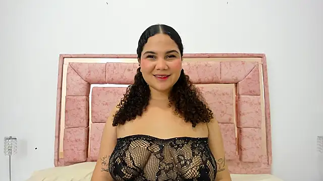 Snapshot of zoee_lovv chatting on December 11, 2024, 3:13 am zoee lovv online show from December 11, 2024, 3:13 am