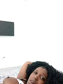 annybarros21 online show from September 23, 2025, 11:13 am