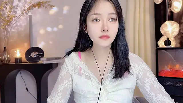 xiaodaibabyy online show from January 31, 2025, 7:50 am