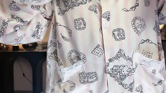 xiaodaibabyy online show from February 17, 2025, 1:10 pm