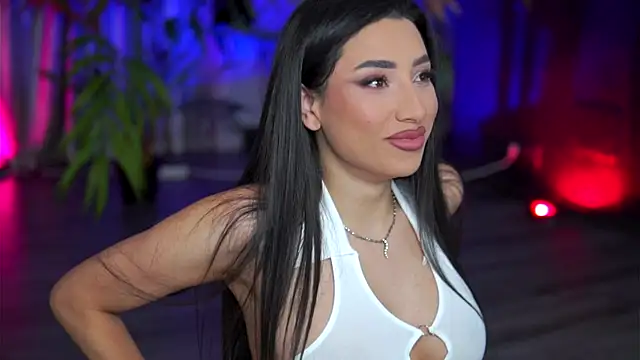 Snapshot of GinaValentinna chatting on October 15, 2025, 6:41 pm GinaValentinna online show from October 15, 2025, 6:41 pm