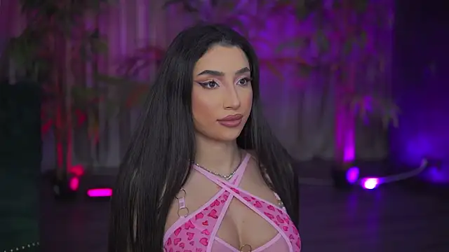 Snapshot of GinaValentinna chatting on November 2, 2025, 8:00 pm GinaValentinna online show from November 2, 2025, 8:00 pm