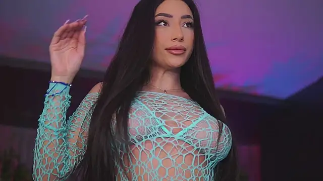 Snapshot of GinaValentinna chatting on January 9, 2026, 7:48 pm GinaValentinna online show from January 9, 2026, 7:48 pm