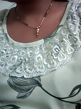 lovelyruhi online show from December 4, 2024, 2:42 am