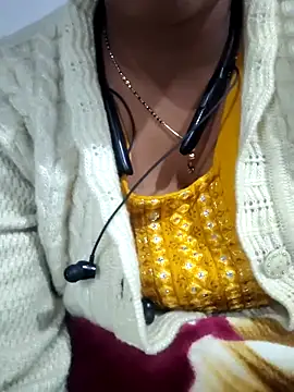 lovelyruhi online show from January 6, 2025, 11:18 am