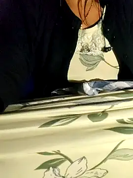 lovelyruhi online show from February 6, 2025, 6:35 pm