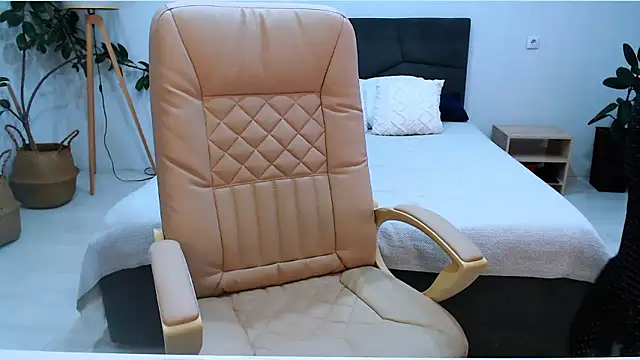 Snapshot of NaughtyNylonFeet chatting on October 8, 2025, 3:04 am NaughtyNylonFeet online show from October 8, 2025, 3:04 am