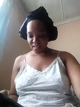 Snapshot of Feathergal69_ chatting on September 11, 2025, 5:40 am Feathergal69 online show from September 11, 2025, 5:40 am