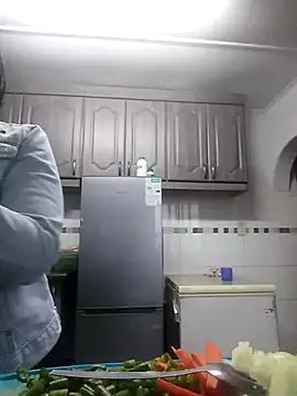 Snapshot of Feathergal69_ chatting on September 23, 2025, 2:31 pm Feathergal69 online show from September 23, 2025, 2:31 pm