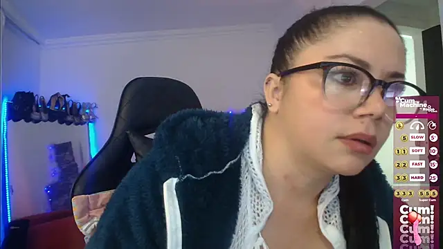 Snapshot of Madame_Shein_ chatting on December 11, 2024, 12:34 pm Madame Shein  online show from December 11, 2024, 12:34 pm