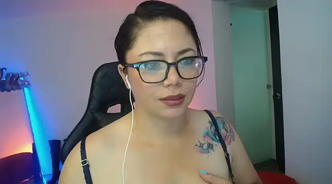 Snapshot of Madame_Shein_ chatting on February 17, 2025, 12:38 pm Madame Shein  online show from February 17, 2025, 12:38 pm