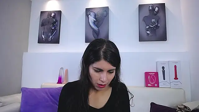 Melodi Roux online show from December 16, 2025, 1:27 pm