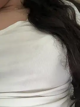 Lina-lolo online show from May 14, 2026, 5:09 pm