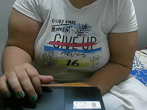 Queen of boobs01 online show from January 15, 2025, 4:54 pm