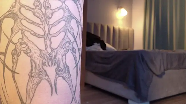 Yuriko May online show from September 11, 2025, 4:18 pm