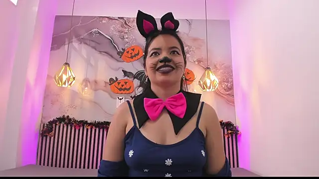 EvelynSweet1 online show from October 31, 2025, 7:59 pm