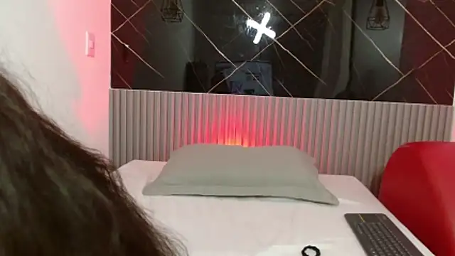 EvelynSweet1 online show from April 15, 2026, 7:58 pm