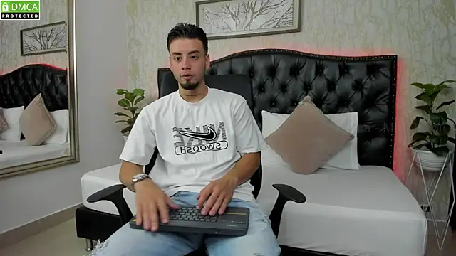 Snapshot of MattDevon chatting on January 18, 2025, 4:53 pm MattDevon online show from January 18, 2025, 4:53 pm