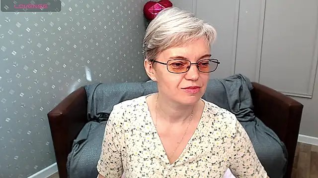 Snapshot of Cutie_Erikaa1 chatting on May 17, 2026, 3:48 am Cutie Erikaa1 online show from May 17, 2026, 3:48 am