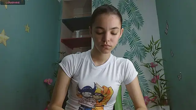 Mia-kalinfa online show from January 8, 2025, 1:41 pm