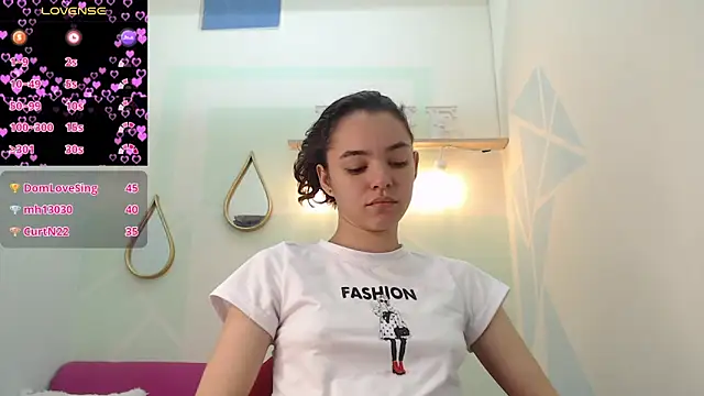 Mia-kalinfa online show from January 18, 2025, 3:38 pm