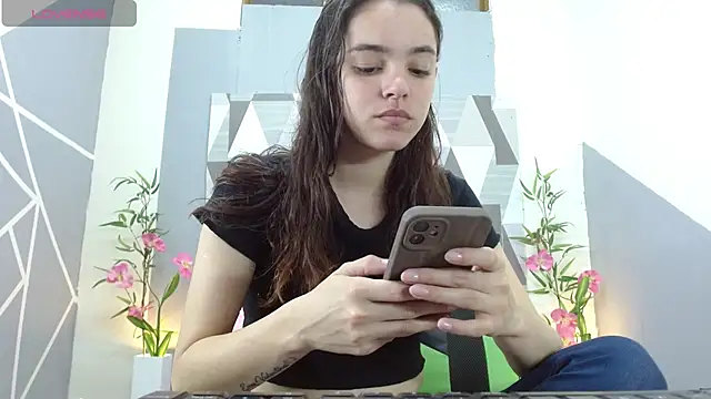 Mia-kalinfa online show from January 30, 2025, 10:51 pm