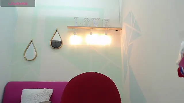 Mia-kalinfa online show from February 7, 2025, 1:32 pm