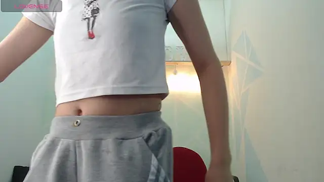 Mia-kalinfa online show from March 15, 2025, 1:40 pm