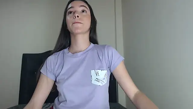 Mia-kalinfa online show from April 14, 2026, 4:35 pm