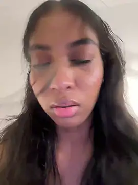 IamCrystal2 online show from April 6, 2026, 4:46 am